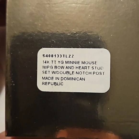 Disney Minnie Mouse w box and heart stud earrings - Picture 4 of 4